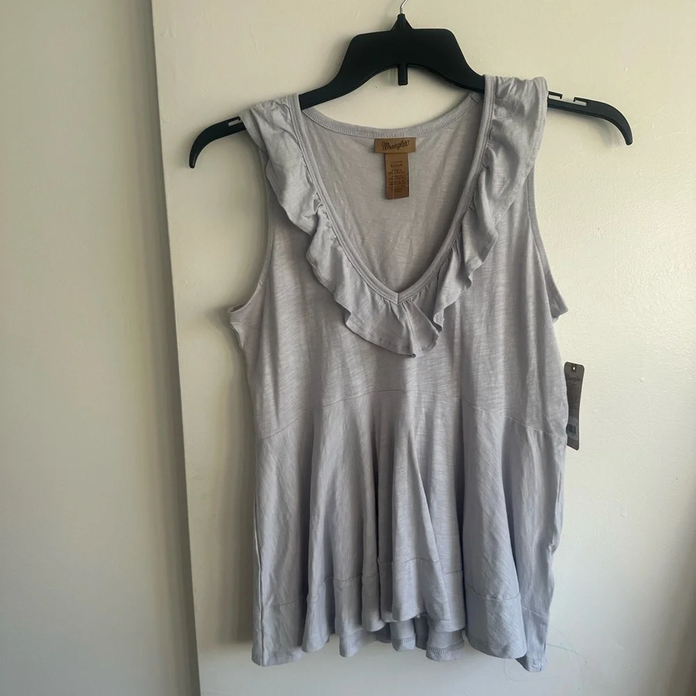 Wrangler Light Gray Ruffle V-Neck Tank Top - Picture 2 of 9